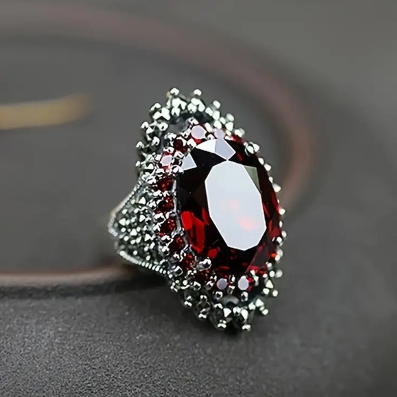 Vintage Style Bold Large Garnet Red Ruby Oval Ring with Silver 925 Accent - Picture 4 of 5